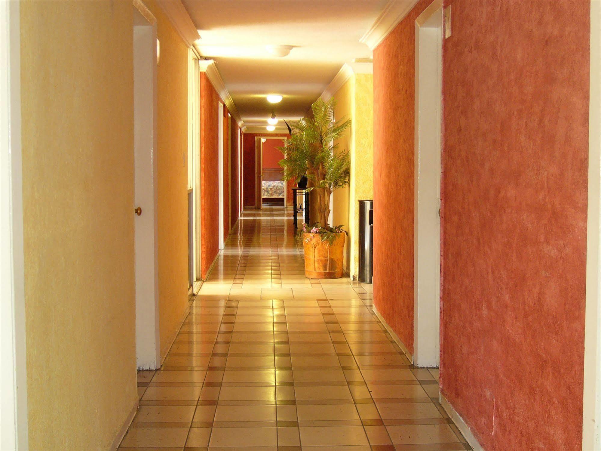 Hotel San Luis サン・ルイス・ポトシ エクステリア 写真